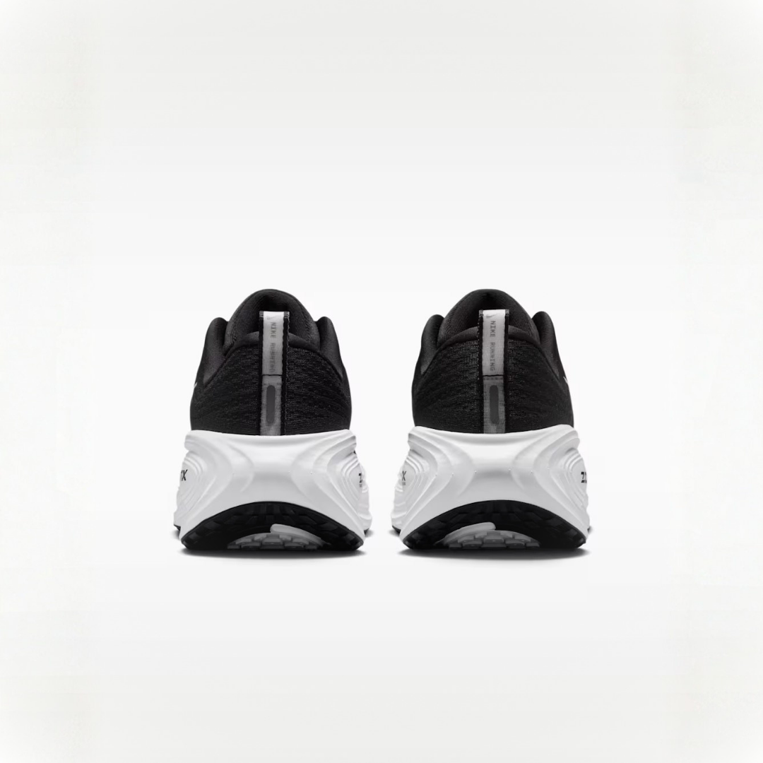 Vomero Plus Black White