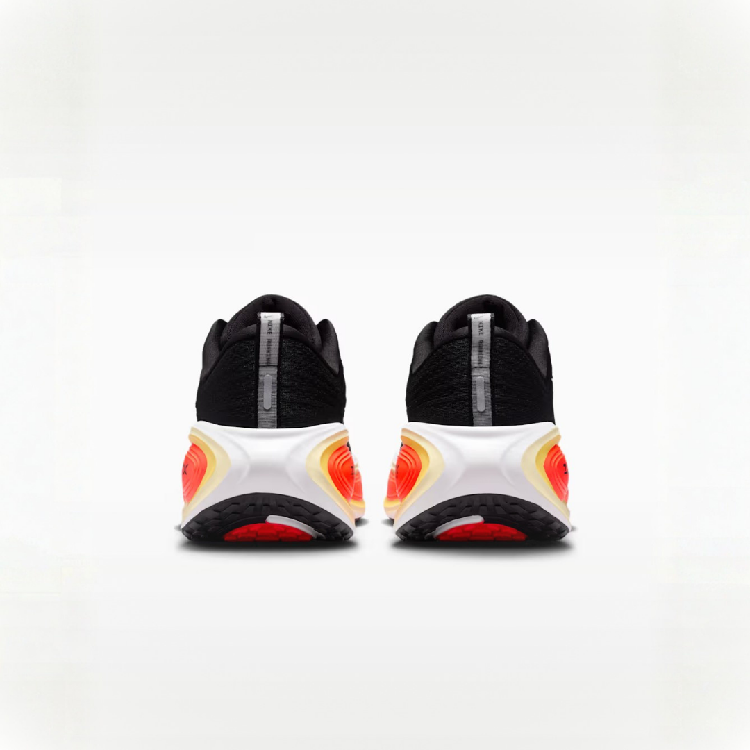 Vomero Plus Black Red