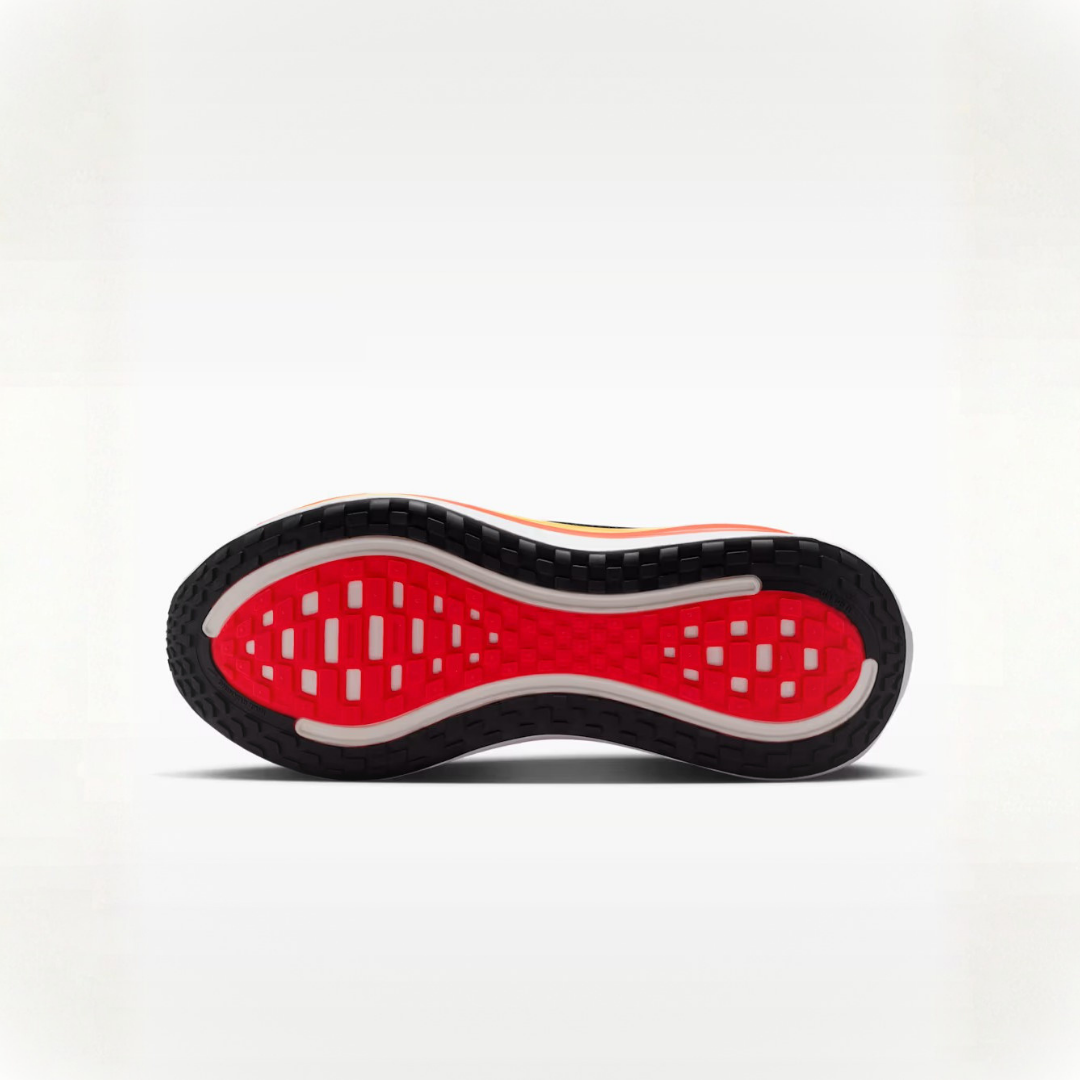 Vomero Plus Black Red