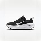 Vomero Plus Black White