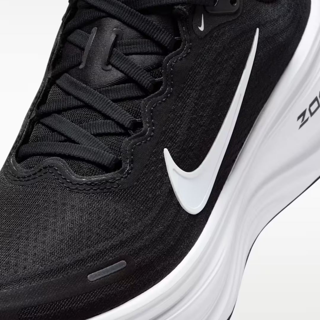 Vomero Plus Black White