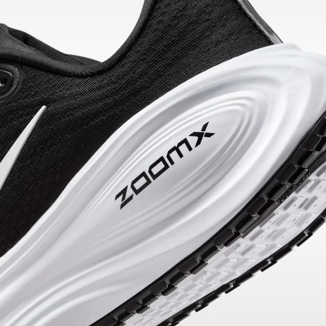 Vomero Plus Black White