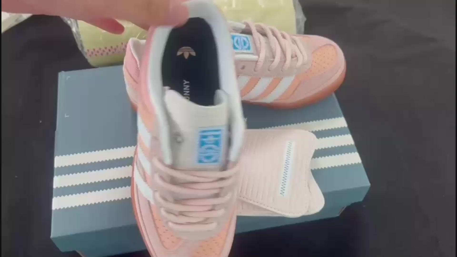 Gazelle Indoor 'Cabo Rojo'